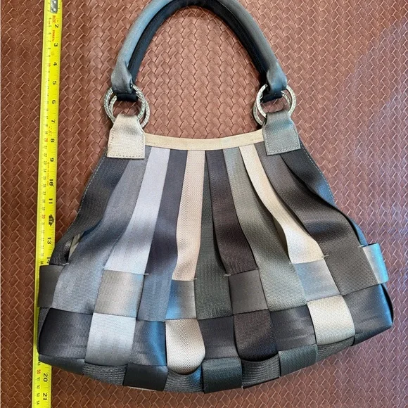 Harveys Seatbelt large Stella Handbag in Treecycle - Picture 5 of 6